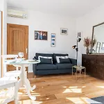 1 Bdr Downtown Near Place Massena Lägenhet
