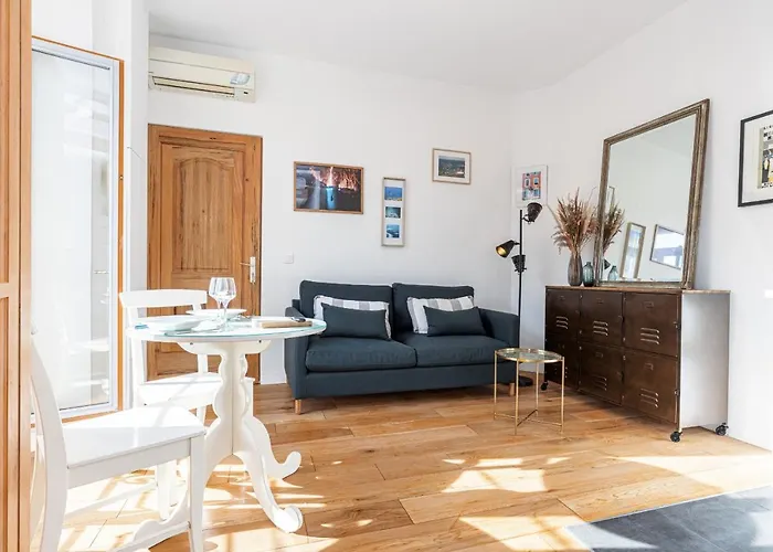 1 Bdr Downtown Near Place Massena Appartement