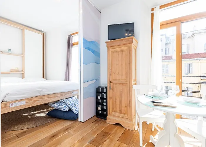 Апартаменты 1 Bdr Downtown Near Place Massena