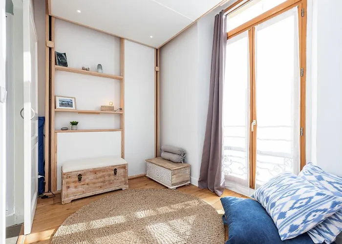 1 Bdr Downtown Near Place Massena Апартаменты