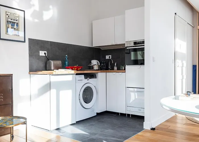 1 Bdr Downtown Near Place Massena * Nice